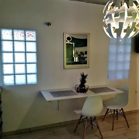 The Little Gem Under The Rocks 2 *