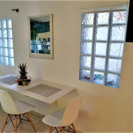 The Little Gem Under The Rocks 2 Lägenhet