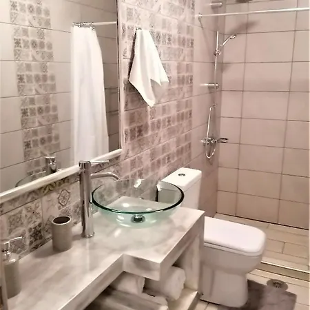 The Little Gem Under The Rocks 2 Appartement