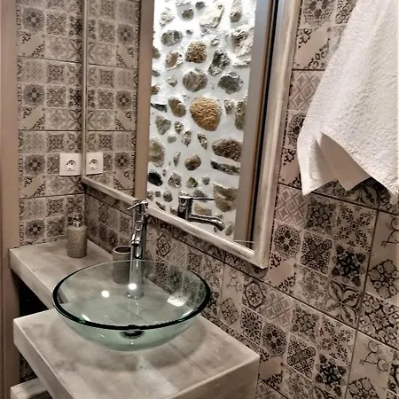 Lägenhet The Little Gem Under The Rocks 2 *