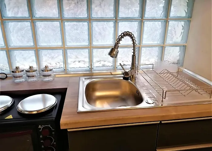 The Little Gem Under The Rocks 2 カストラキオン