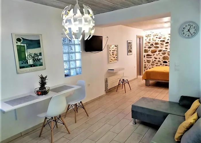 The Little Gem Under The Rocks 2 *