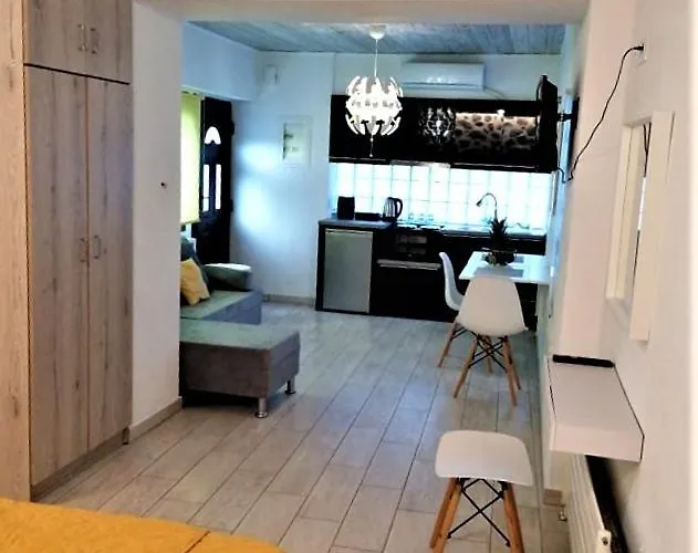 The Little Gem Under The Rocks 2 カストラキオン