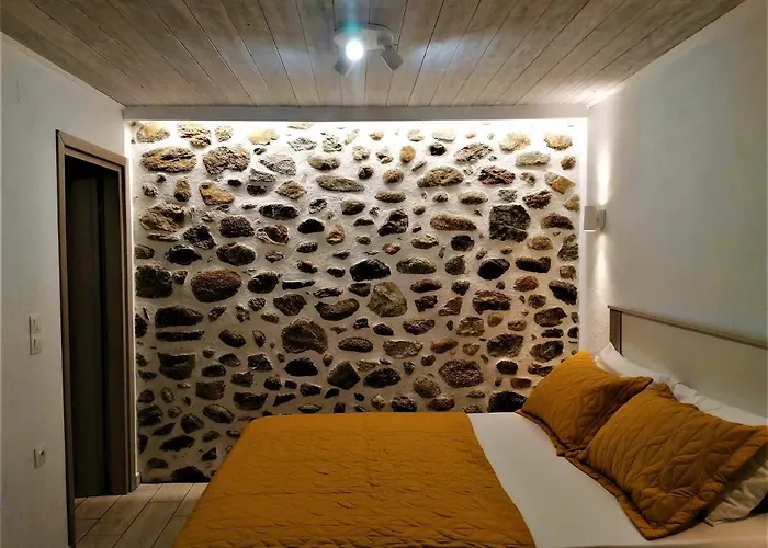 The Little Gem Under The Rocks 2 カストラキオン