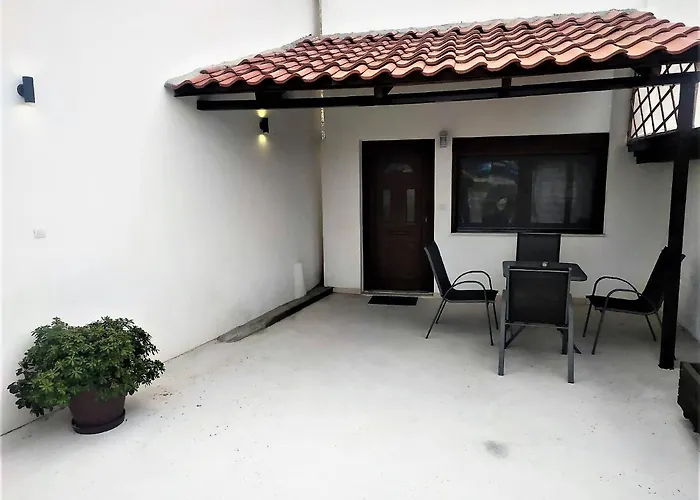 The Little Gem Under The Rocks 2 カストラキオン